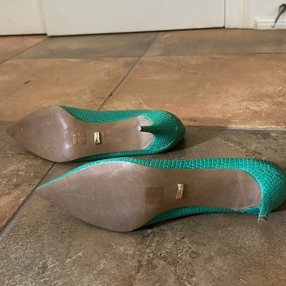 Pumps - Picture 4 of 4